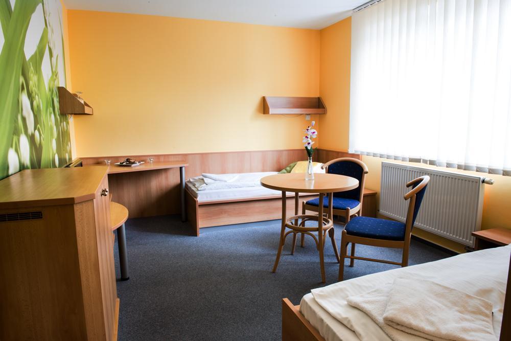 Hotel Imos Břeclav Exterior foto