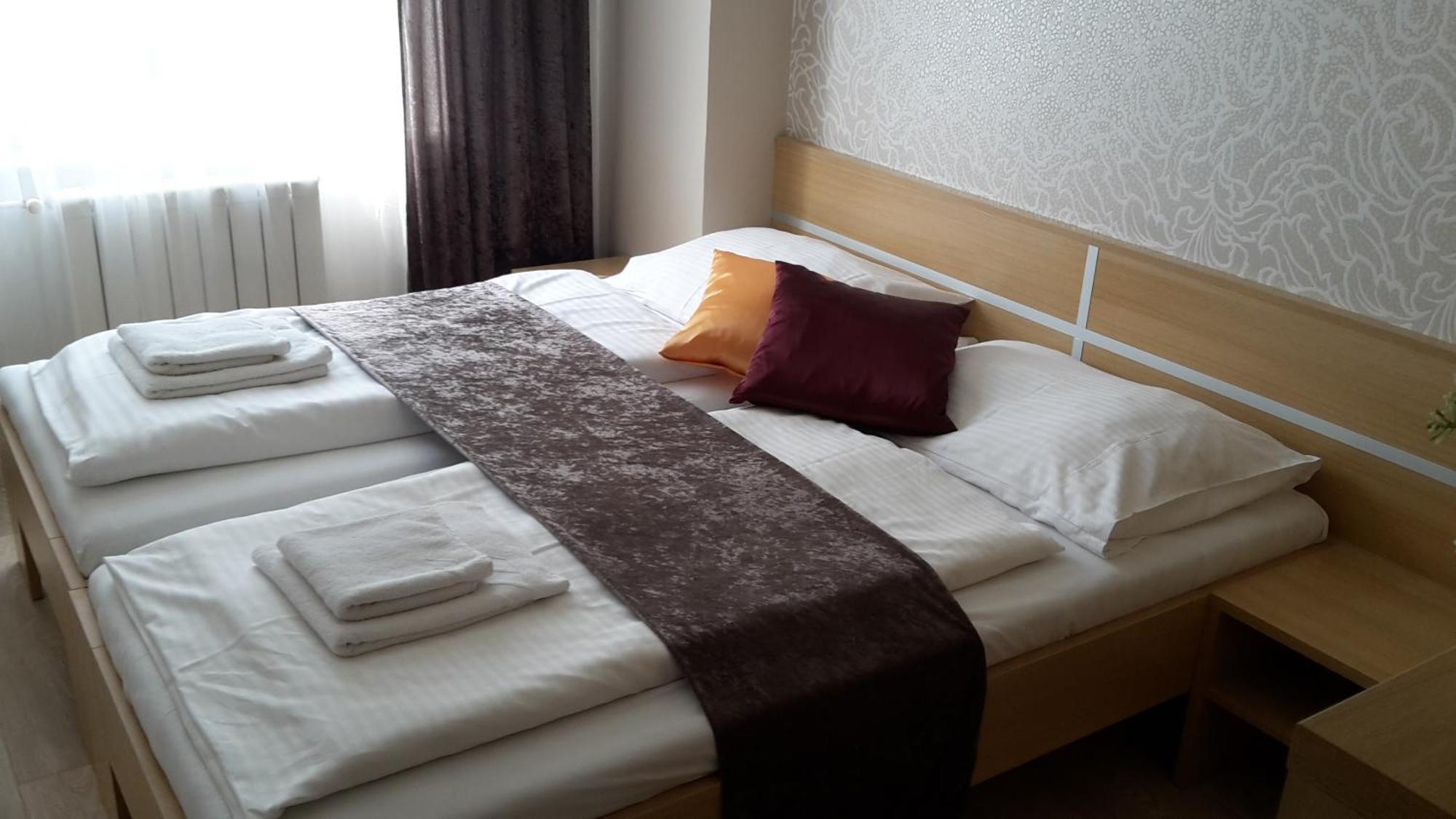 Hotel Imos Břeclav Exterior foto